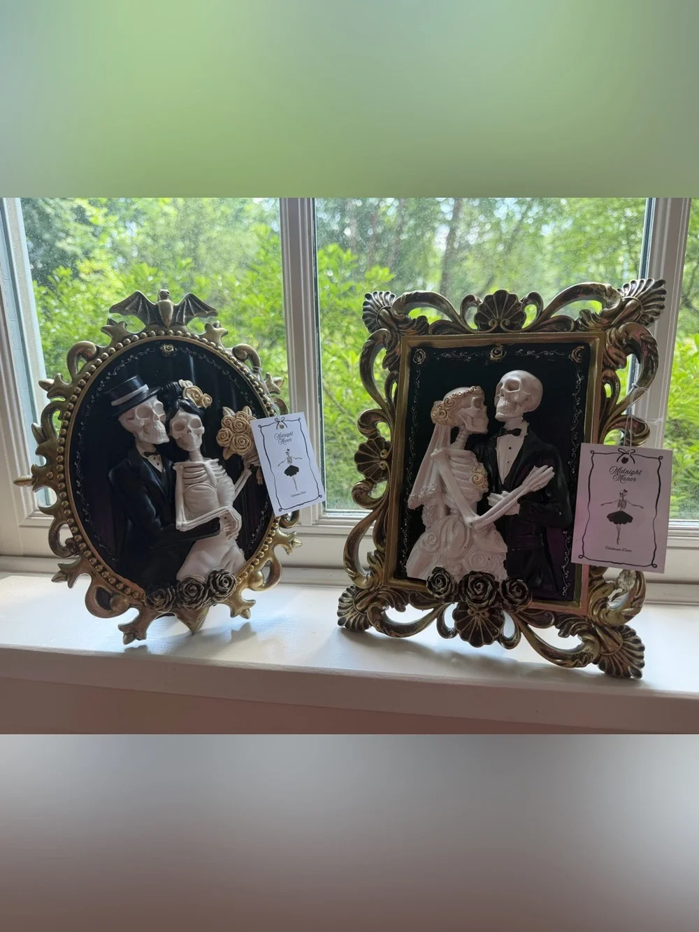Midnight Manor NWT Romantic Skeleton 💀 Couple Wall Pictures With Gold Frame Set
